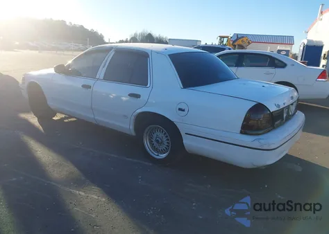 2000 Ford Crown Victoria Police Interceptor из США, поврежденный, VIN 2FAFP71W8YX199013